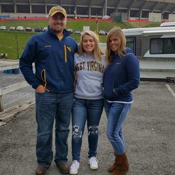 Meet the Posher Brando xoxo - Picture 2 of 8